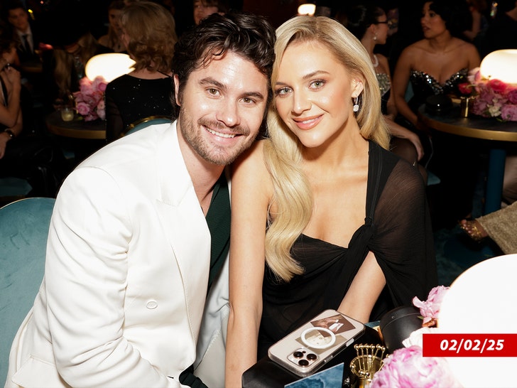 Kelsea Ballerini and Chase Stokes getty 1