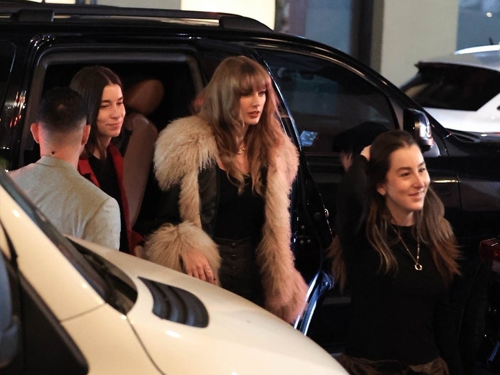 Taylor Swift dinner at Gianna's in New Orleans with HAIM