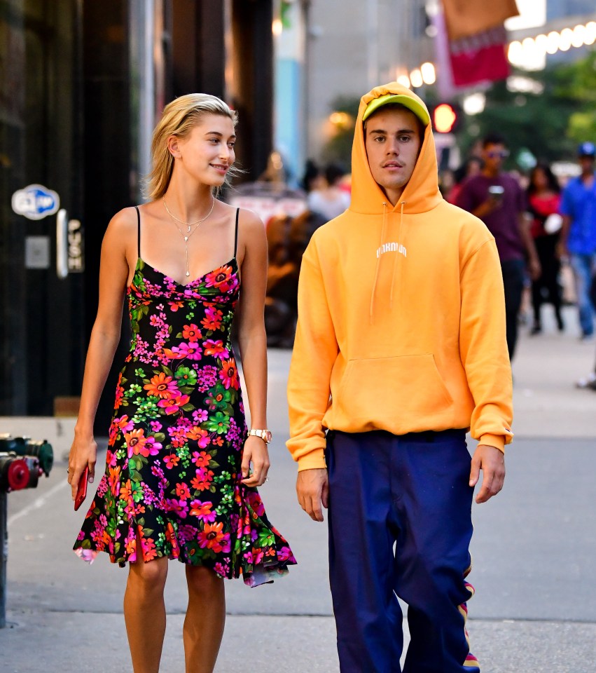 Hailey Baldwin and Justin Bieber walking in New York City.