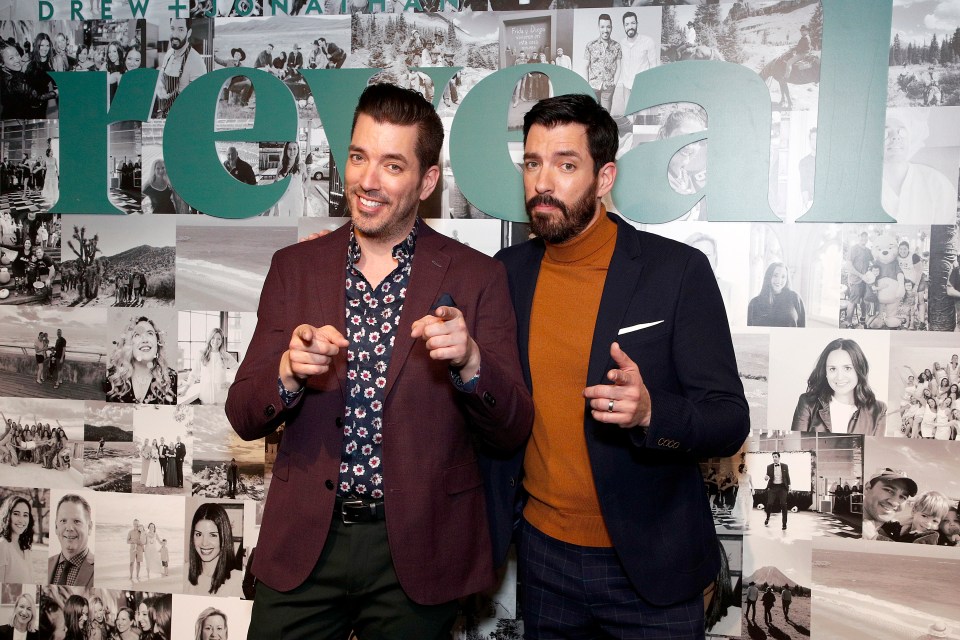 Jonathan and Drew Scott at a publication event.