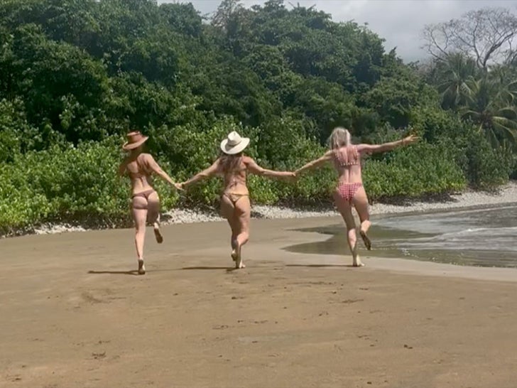 0213-aurora-culpo-costa-rica-girls-trip-sub3_720