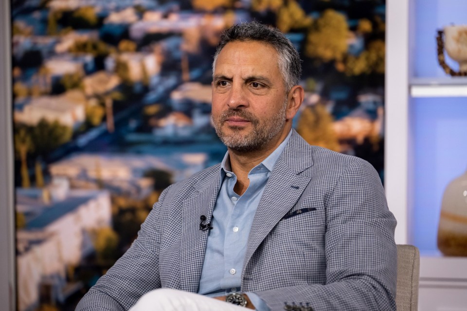 Mauricio Umansky on a talk show.