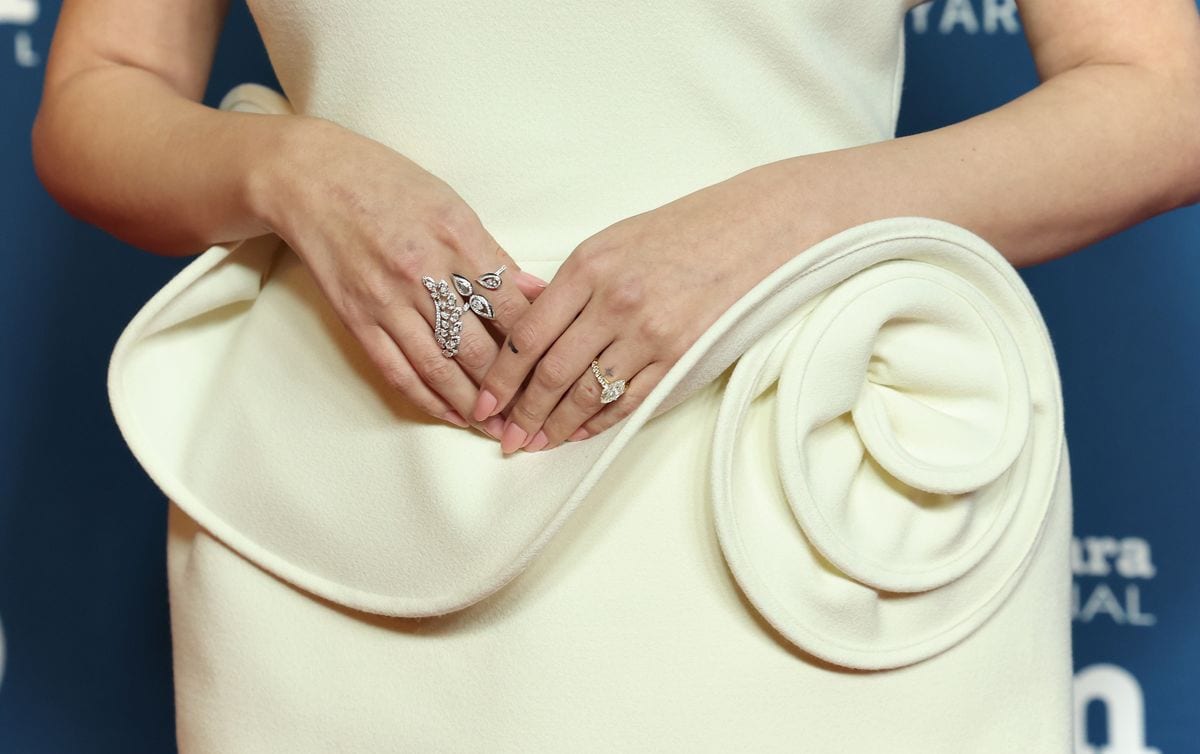 Selena Gomez wearing her wedding ring