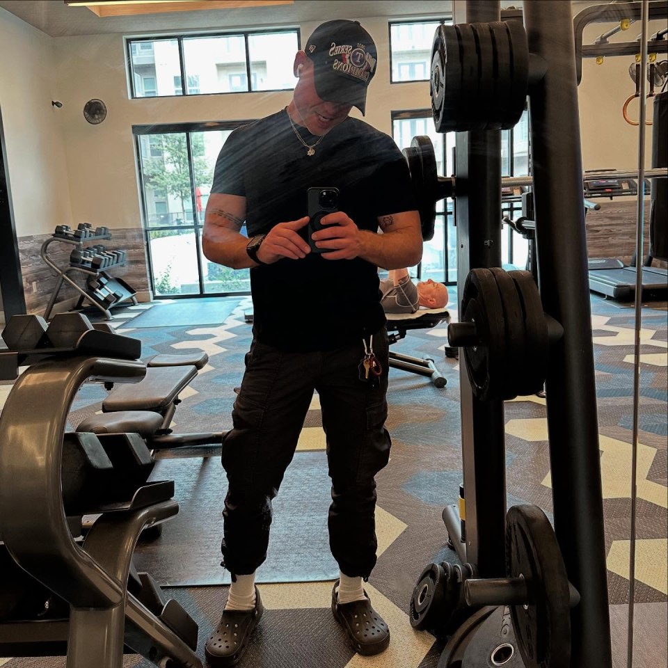 Aaron Schwartz, former child star, in a gym selfie.