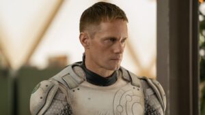 Alexander Skarsgård
as a robot in white on Murderbot
