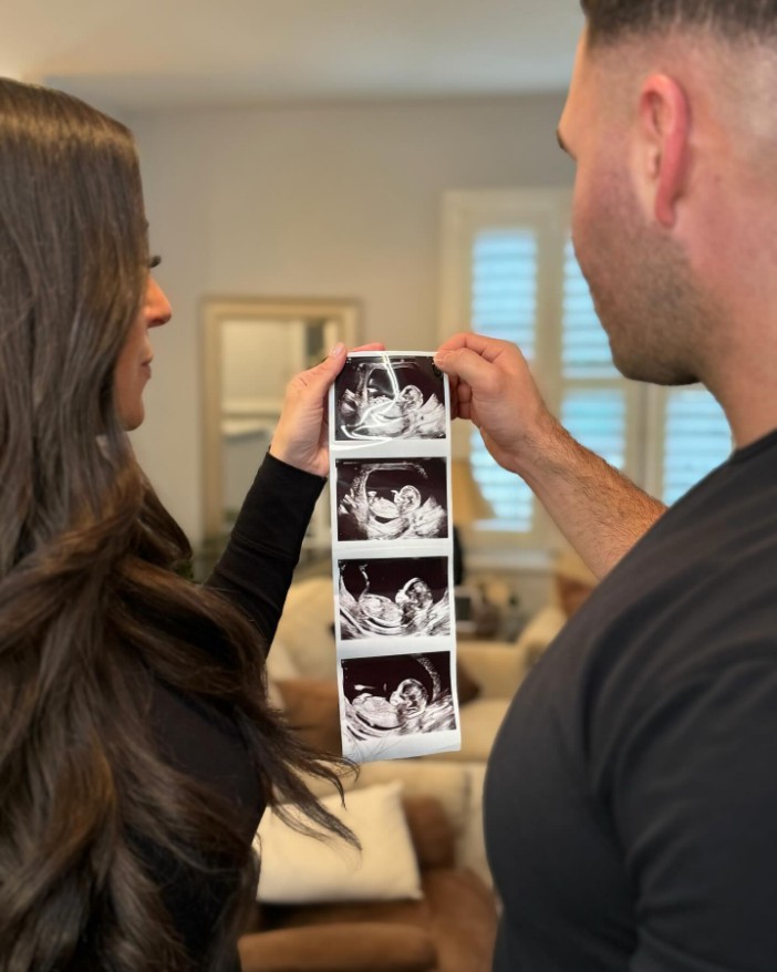 https://www.instagram.com/p/DGb2c9IvkY9/?hl=en&img_index=1, ,  Jersey Shore's Sammi, 37, announces she's pregnant after 'difficult' IVF journey and return to the show