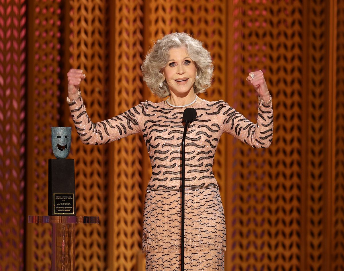 Honoree Jane Fonda accepts the SAG Life Achievement Award during the 31st Annual Screen Actors Guild Awards