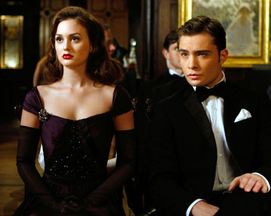 HD8A1G GOSSIP GIRL, from left: Leighton Meester (wearing a Reem Acra dress), Ed Westwick, 'Enough About Eve', (Season 3, ep. 306,