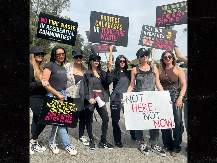 Kourtney Kardashian & Kendra Wilkinson at Calabasas Landfill Protest