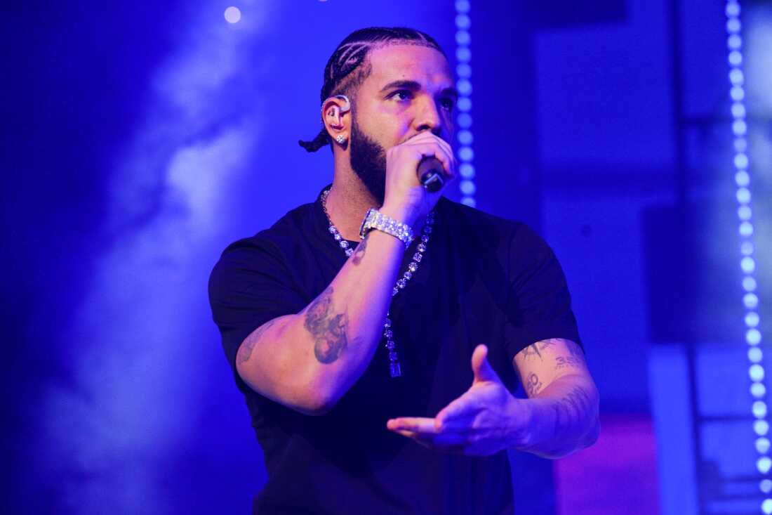 ATLANTA, GA - DECEMBER 9: Rapper Drake performs onstage during "Lil Baby & Friends Birthday Celebration Concert" at State Farm Arena on December 9, 2022 in Atlanta, Georgia. (Photo by Prince Williams/Wireimage)