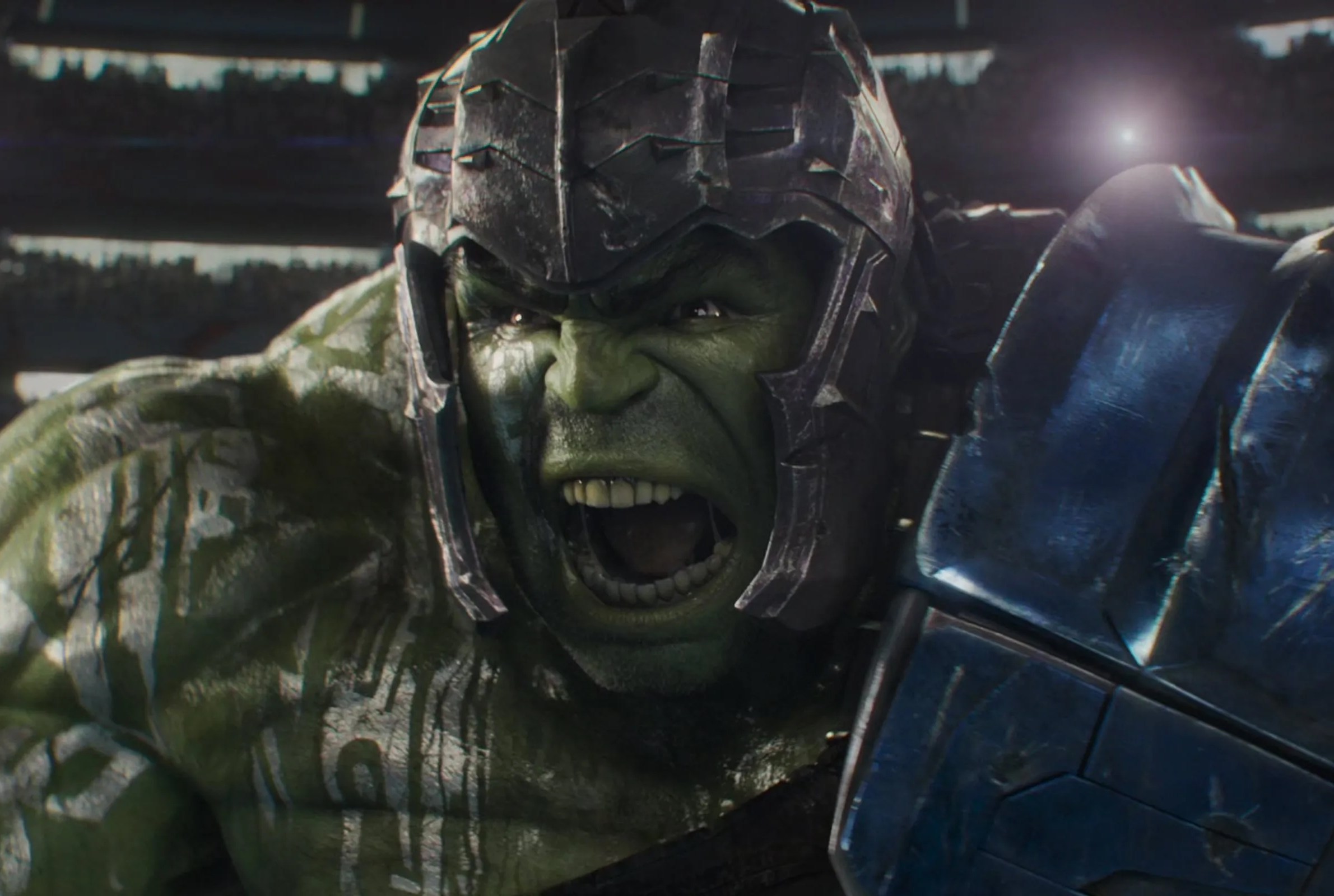 Hulk screams in his alien armor in Thor: Ragnarok