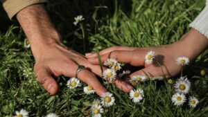 New app makes you literally touch grass while scrolling social media