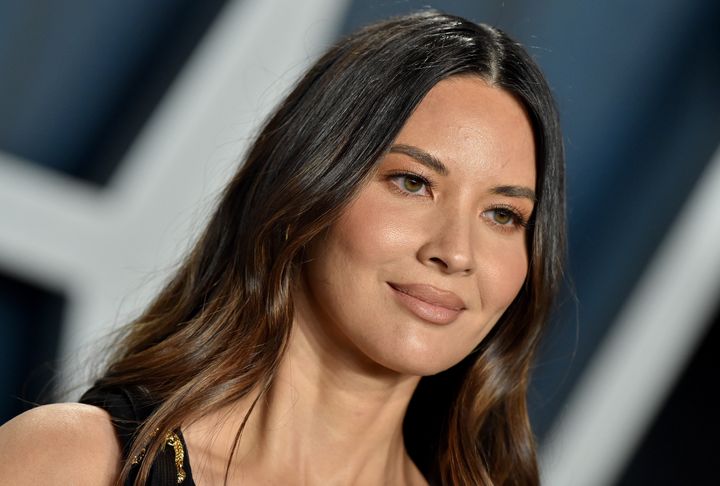 Olivia Munn attends the 2020 Vanity Fair Oscar Party hosted by Radhika Jones at Wallis Annenberg Center for the Performing Arts on February 09, 2020 in Beverly Hills, California.