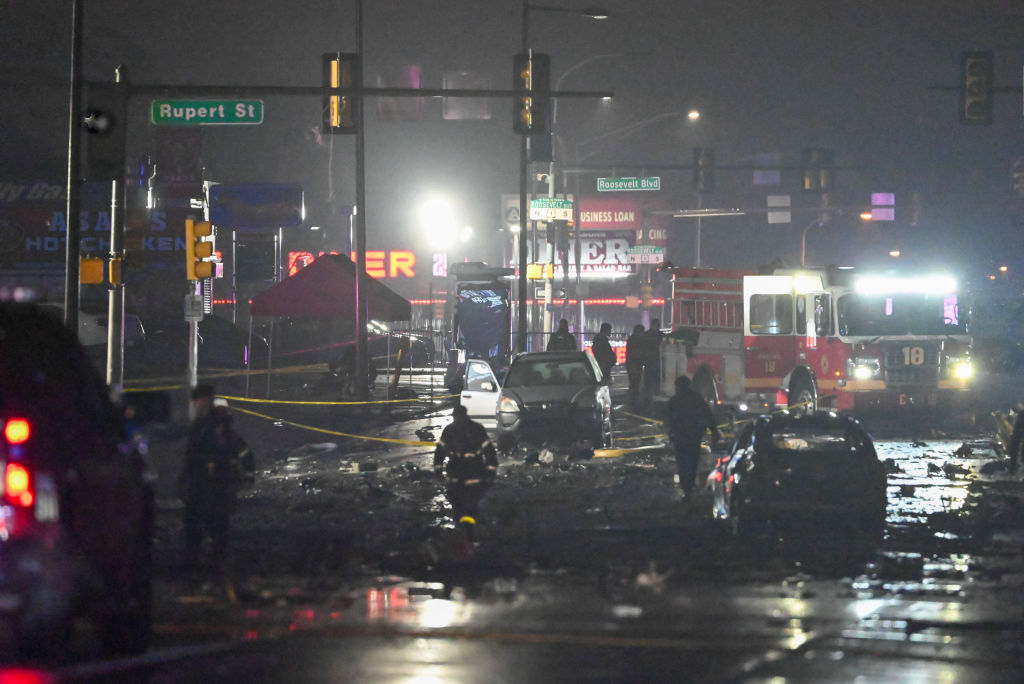 Casualties reported as small plane crashes in US city of Philadelphia