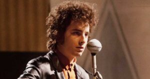 Timothée Chalamet ricos the role as Bob Dylan