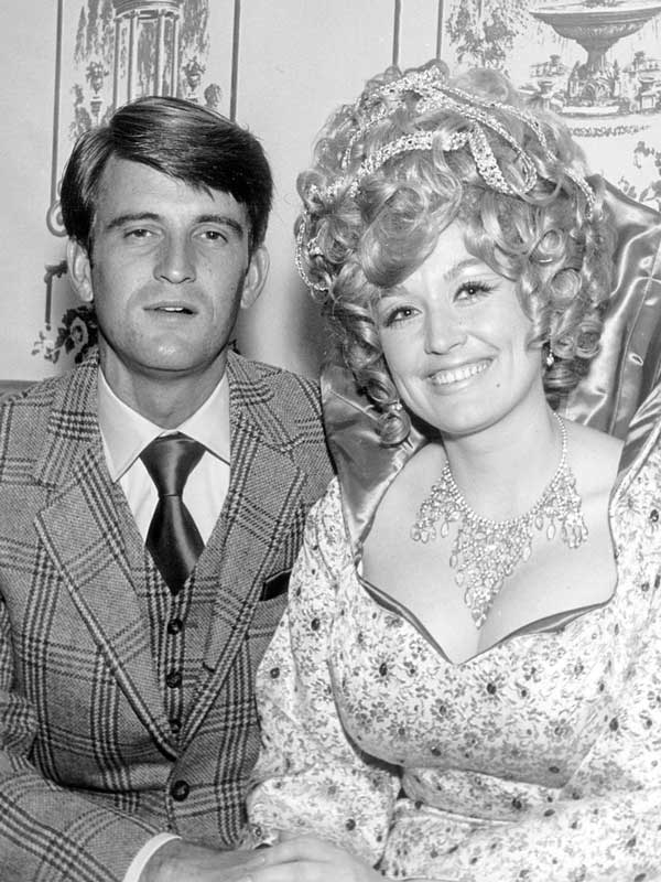 Black and white photo of Dolly Parton and her husband Carl Dean.