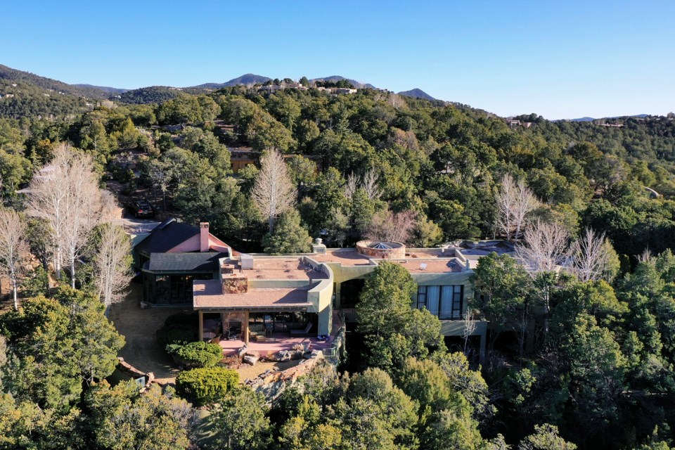 Aerial view of Gene Hackman's house.