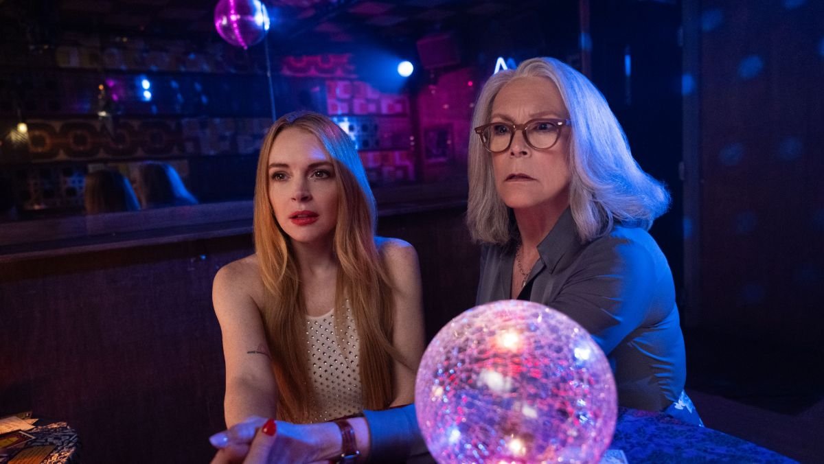 freakier friday trailer jamie lee curtis and lindsay lohan as anna and tess (1)