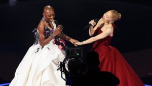 Ariana Grande & Cynthia Erivo Perform "Defying Gravity"