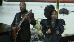 Fugees' Lauryn Hill and Wyclef Jean Perform at Roberta Flack Funeral