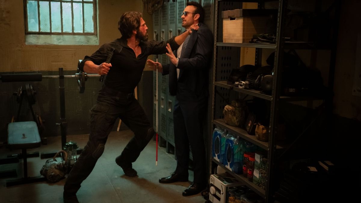 frank castle aka the punisher attacks matt murdock in daredevil: born again