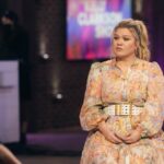 Kelly Clarkson on The Kelly Clarkson Show.