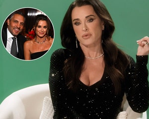 Kyle Richards & Mauricio Umansky's Full 'Awkward,' Tear-Filled Convo About Him Kissing Another Woman