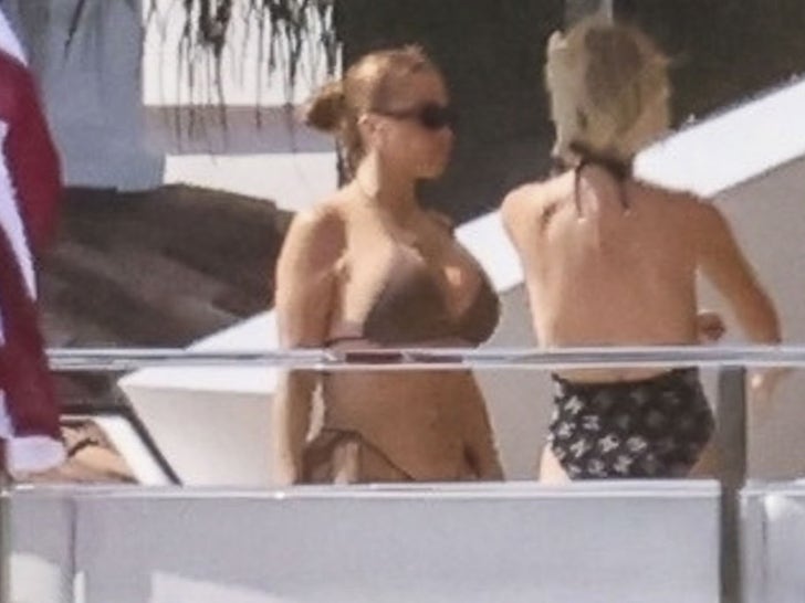0429-Larsa-Pippen-And-Jeff-Coby-Sun-On-A-Yacht-In-Miami-primary-3