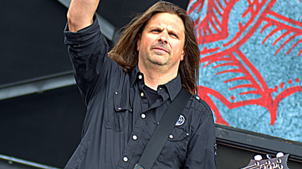 Staind guitarist says he's never gotten paid by wmg/atlantic