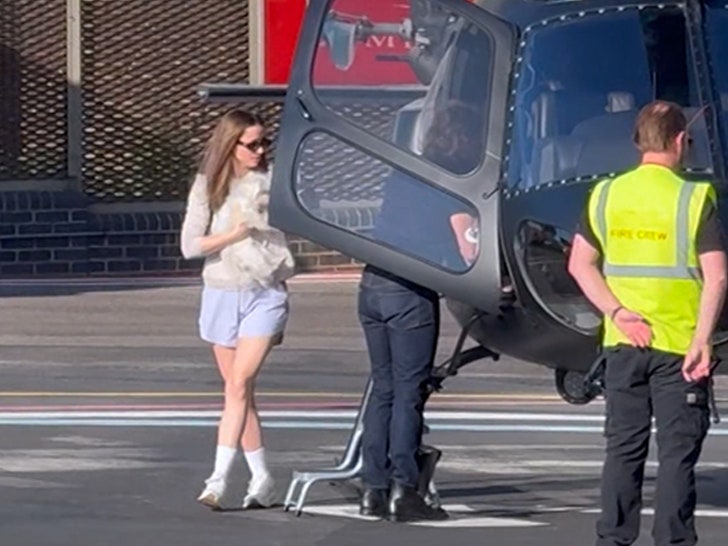043025-ana-de-armas-tom-cruise-primary-2