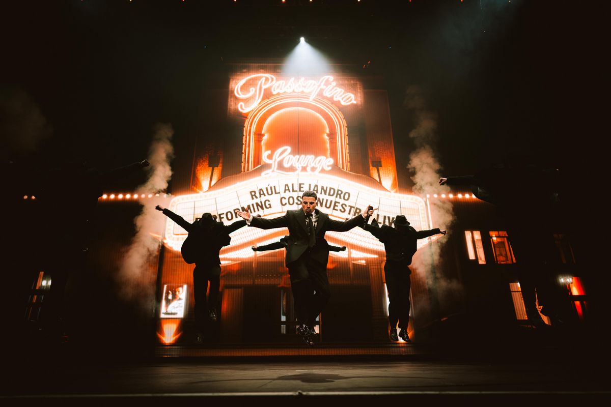Rauw Alejandro makes history in Los Angeles with his 'Cosa Nuestra' tour