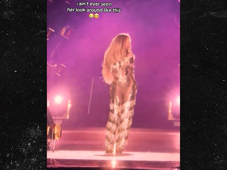 050325-beyonce-stage-error-primary-2