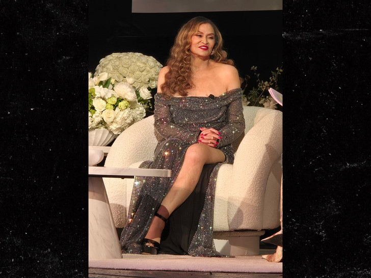 tina-knowles-shutterstock-2