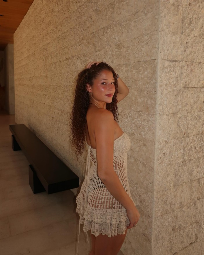 Sophia Strahan, https://www.instagram.com/p/DJSq7squSIj/