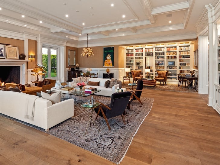 0508-Jennifer-Lopez-Ben-Affleck-House-Interior-Photos-primary-2