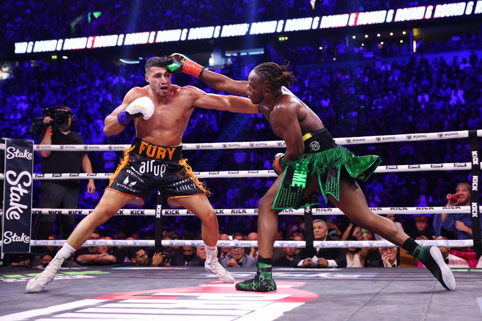 KSI and Tommy Fury boxing.