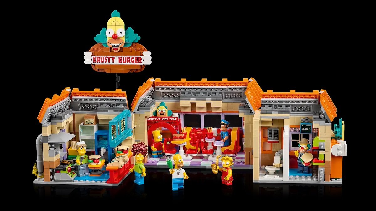The inside of the LEGO Krusty Burger set on display with minigifs