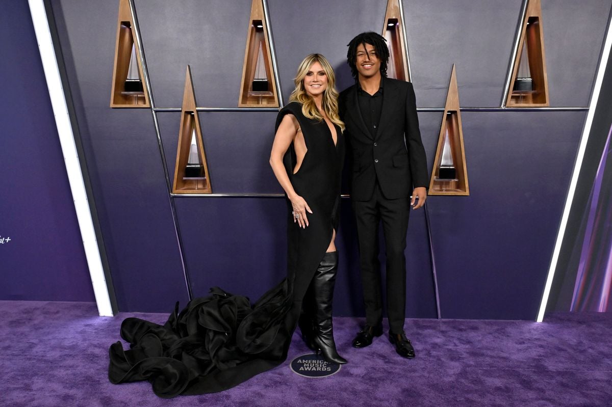 LAS VEGAS, NEVADA - MAY 26: (EDITORIAL USE ONLY) Heidi Klum and Henry Samuel attend the 2025 American Music Awards at Fontainebleau Las Vegas on May 26, 2025 in Las Vegas, Nevada. (Photo by David Becker/Getty Images)