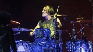 Alice in Chains Drummer Sean Kinney Addresses Health Scare