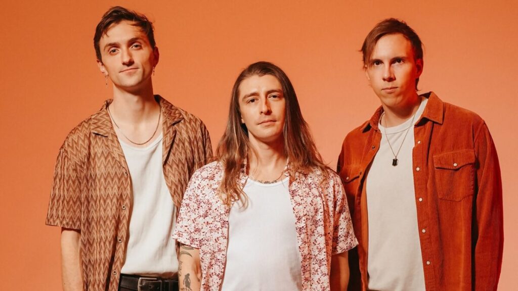 Arrows In Action Release New Single 'Lost In The Moment'