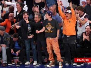 Knicks v Pacers - Game 2 sub getty swipe 1