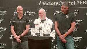 050525_greg_popovich_2017084