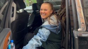051425_jojo_siwa_KAL_v2