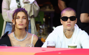 Justin Bieber Awkwardly Kisses SZA While His Wife Watches