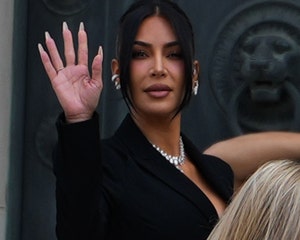 Kendall Jenner Chips Tooth While on Jet with Sister Kylie -- See the Aftermath!