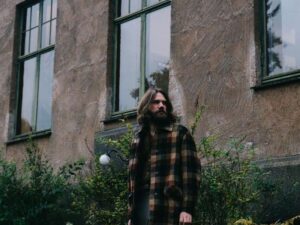 King Hüsky - 'Heads Above Water'