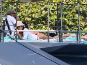 0506-Kylie-Jenner-and-Hailey-Bieber-Wearing-Bikinis-On-A-Yacht-In-Miami-primary-2