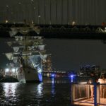 mexican-navy-ship-brooklyn-bridge-sub-getty-7