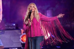 Miranda Lambert performing "Run" at the Academy of Country Music Awards.