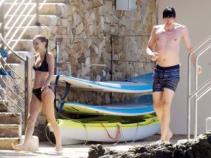 0519-Natalie-Portman-Cliff-Jumping-At-The-Hotel-du-Cap-Eden-Roc-In-Cannes-primary-4